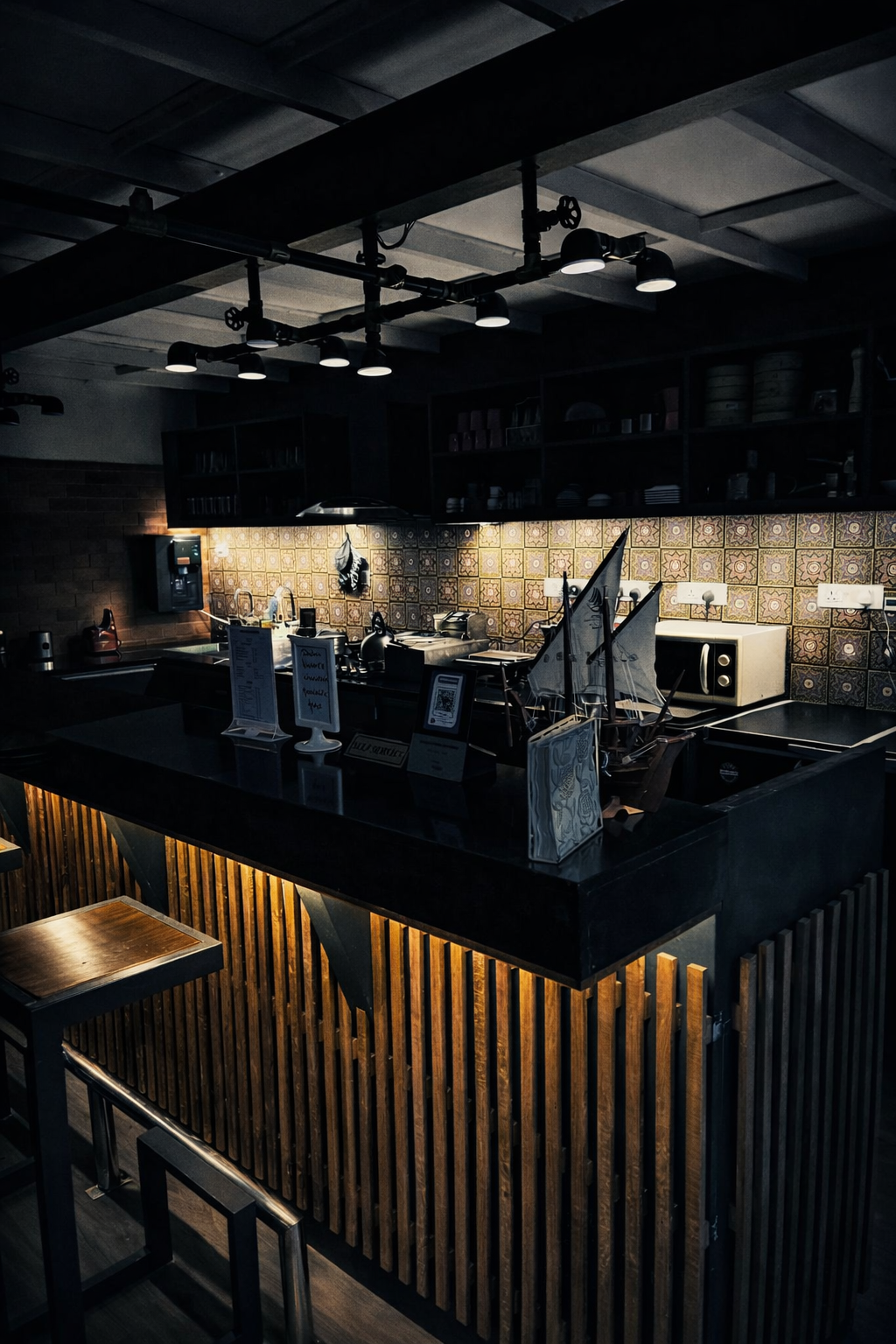 Cafe Calamari Ambiance